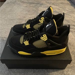 Jordan 4 Yellow Thunder